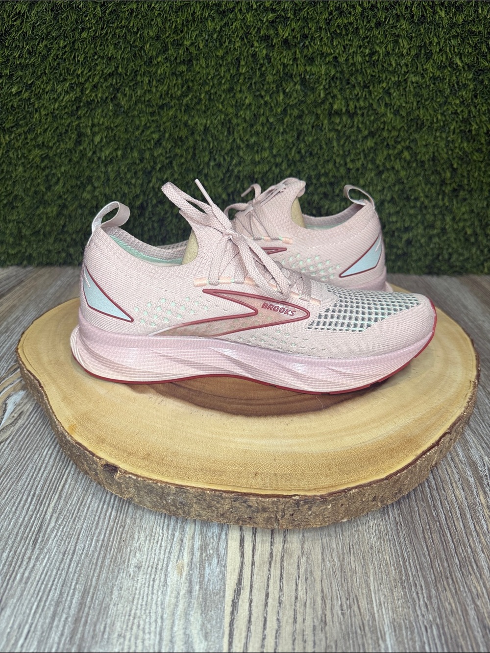 Womens Brooks Levitate Stealthfit Light Pink Brick and Sage Green 8.5